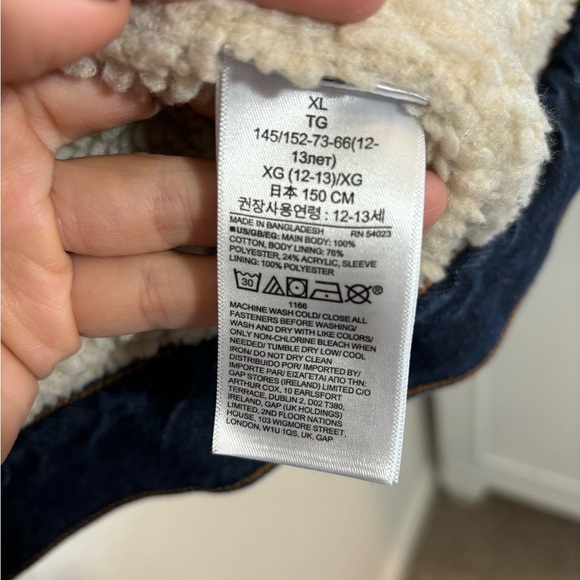 Gap Kids Sherpa Lined Denim Jacket Size XL (Youth 12) | fall | winter | cozy | - Picture 4 of 5
